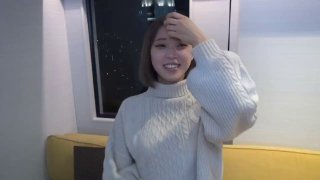 【顶级美腿颜值女神】性感包臀裙【上篇】跪地吸吮深喉大屌，扶屌骑乘位没入，正入姿势冲刺爆操，无套内射的!