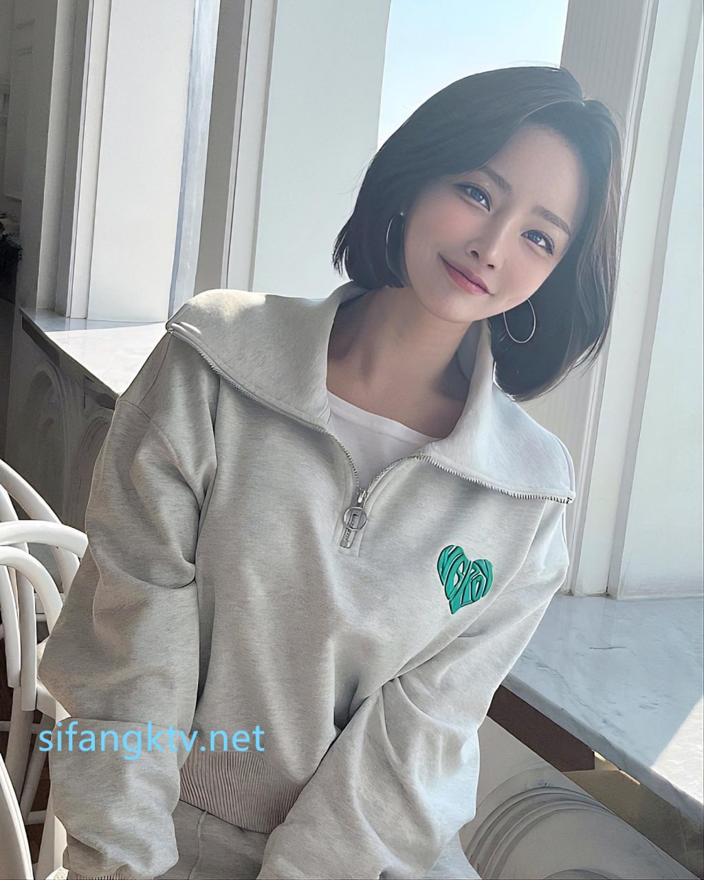 妈妈的女儿系列-大奶子Reagan Foxx教Lena Paul伺候她的火辣继兄